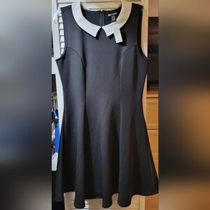 Hot Topic - Black & White Collar Sleeveless Dress